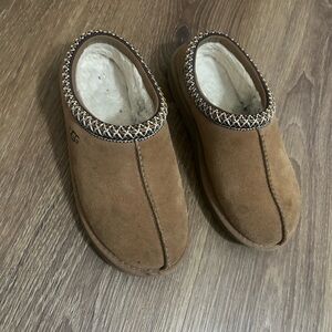 Women’s UGGS brown Tasman